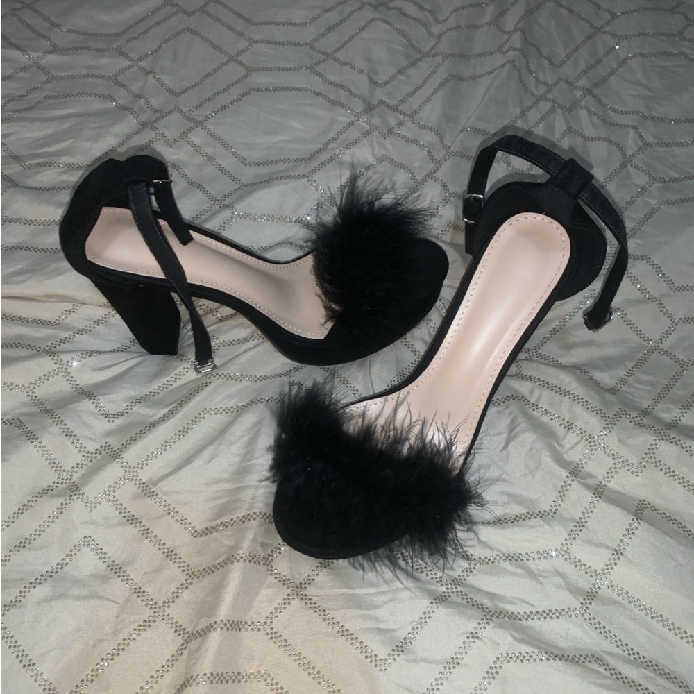 SHEIN Black Faux-Fur Ankle Strap Block Heel Sandals